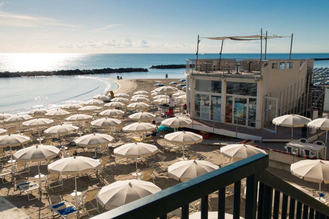 Hotel Duca Degli Abruzzi Монтесильвано Экстерьер фото