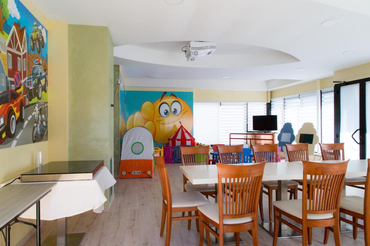 Hotel Duca Degli Abruzzi Монтесильвано Экстерьер фото