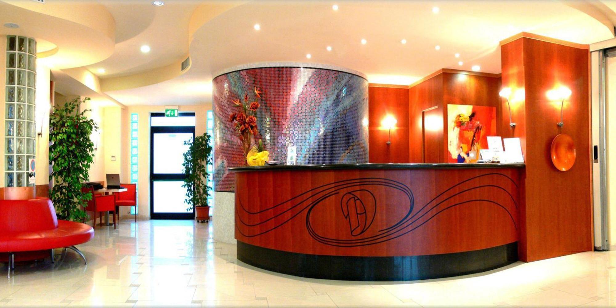 Hotel Duca Degli Abruzzi Монтесильвано Экстерьер фото
