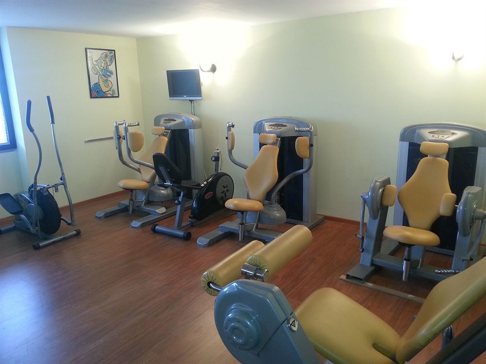 Hotel Duca Degli Abruzzi Монтесильвано Экстерьер фото